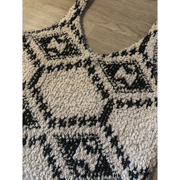 Elan vneck sweater tank black/cream Aztec print size small - Picture 5 of 6